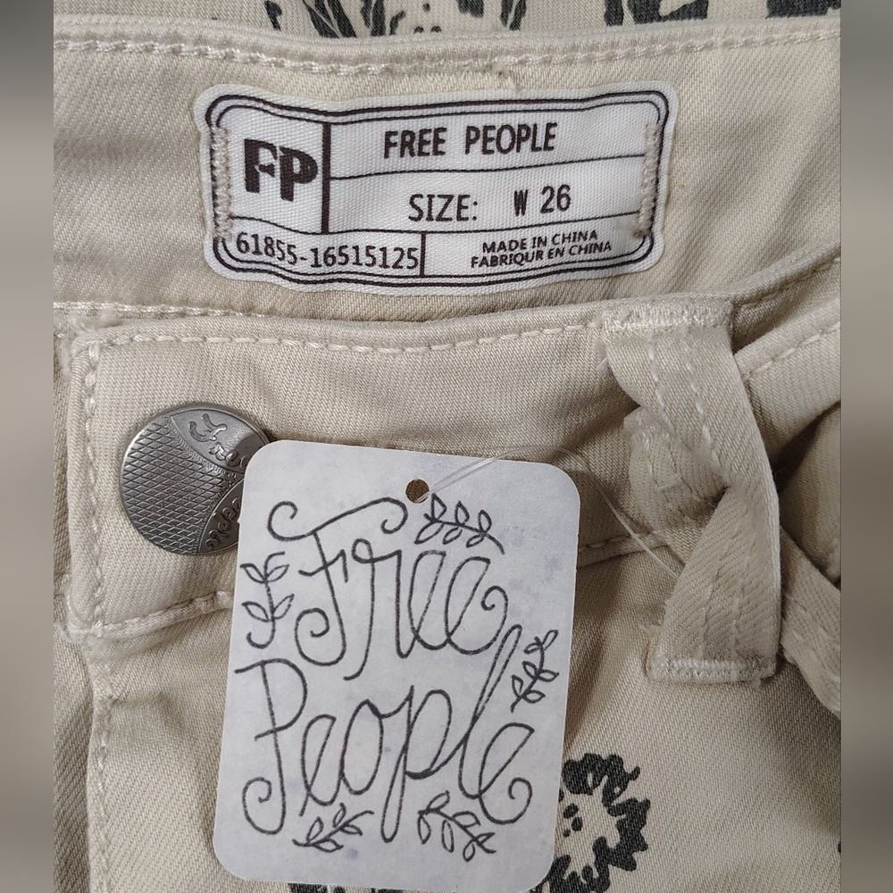 NWT Free People Printed Ecru Denim Super Flare Bell-Bottom Jeans Women's Sz 26. - Picture 10 of 10